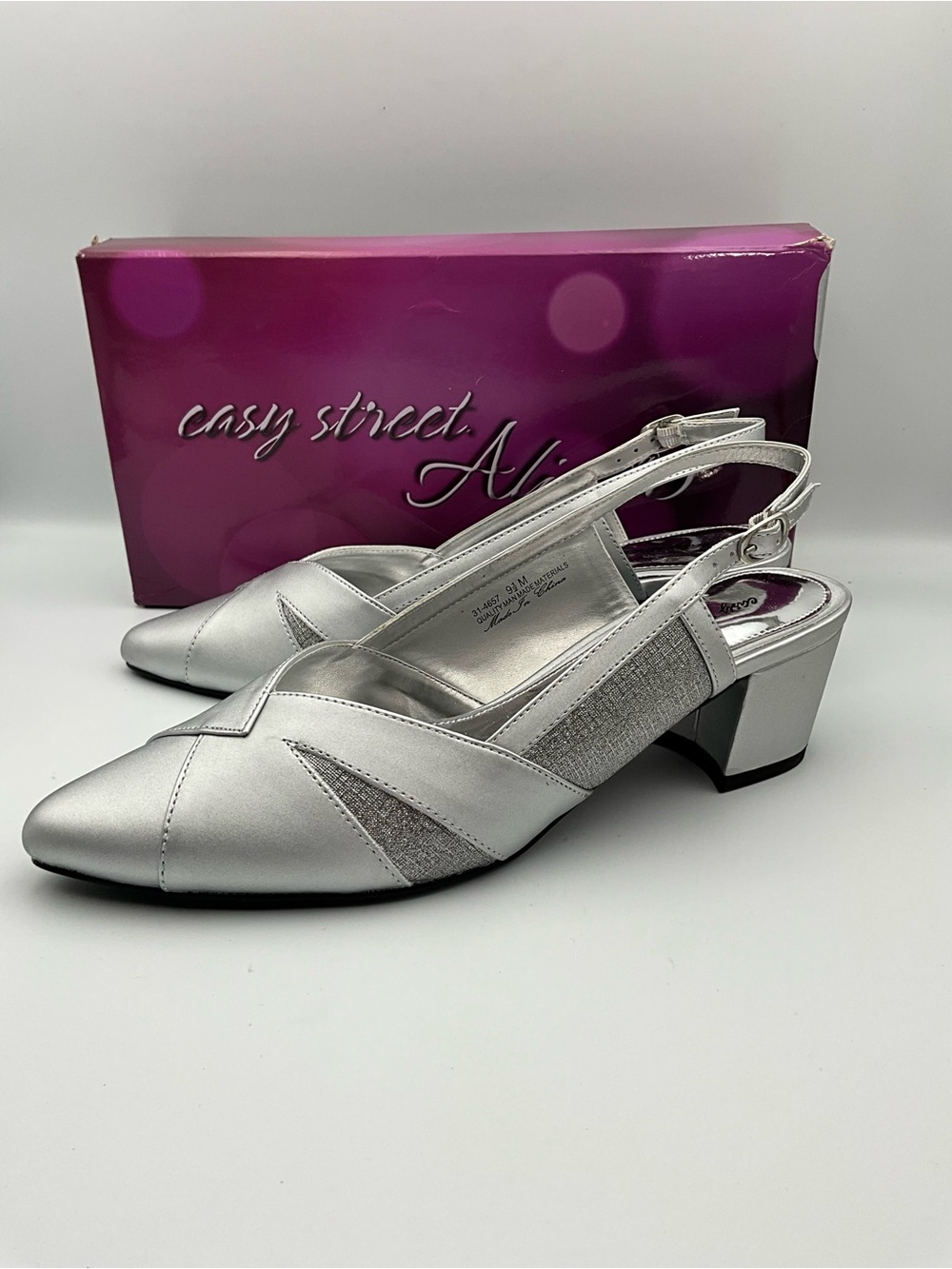 easy street Pumps Size 9.5 Silver Slingback Low Block Heel Pumps New